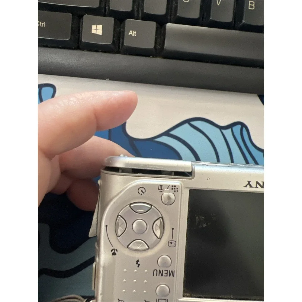 🌟🌟Sony Cyber-shot DSC-W1 Digital Camera Silver -READ